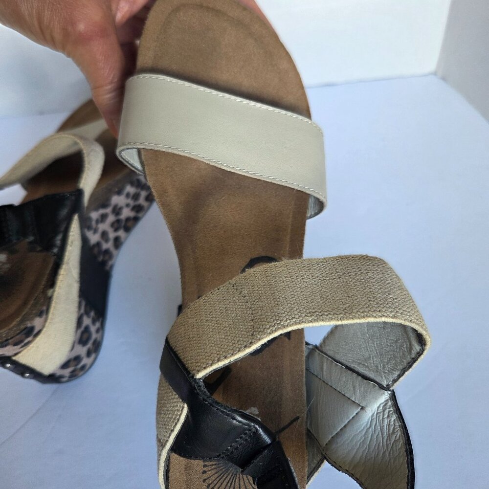 OTBT Bushnell Sandals 8M - Picture 4 of 11